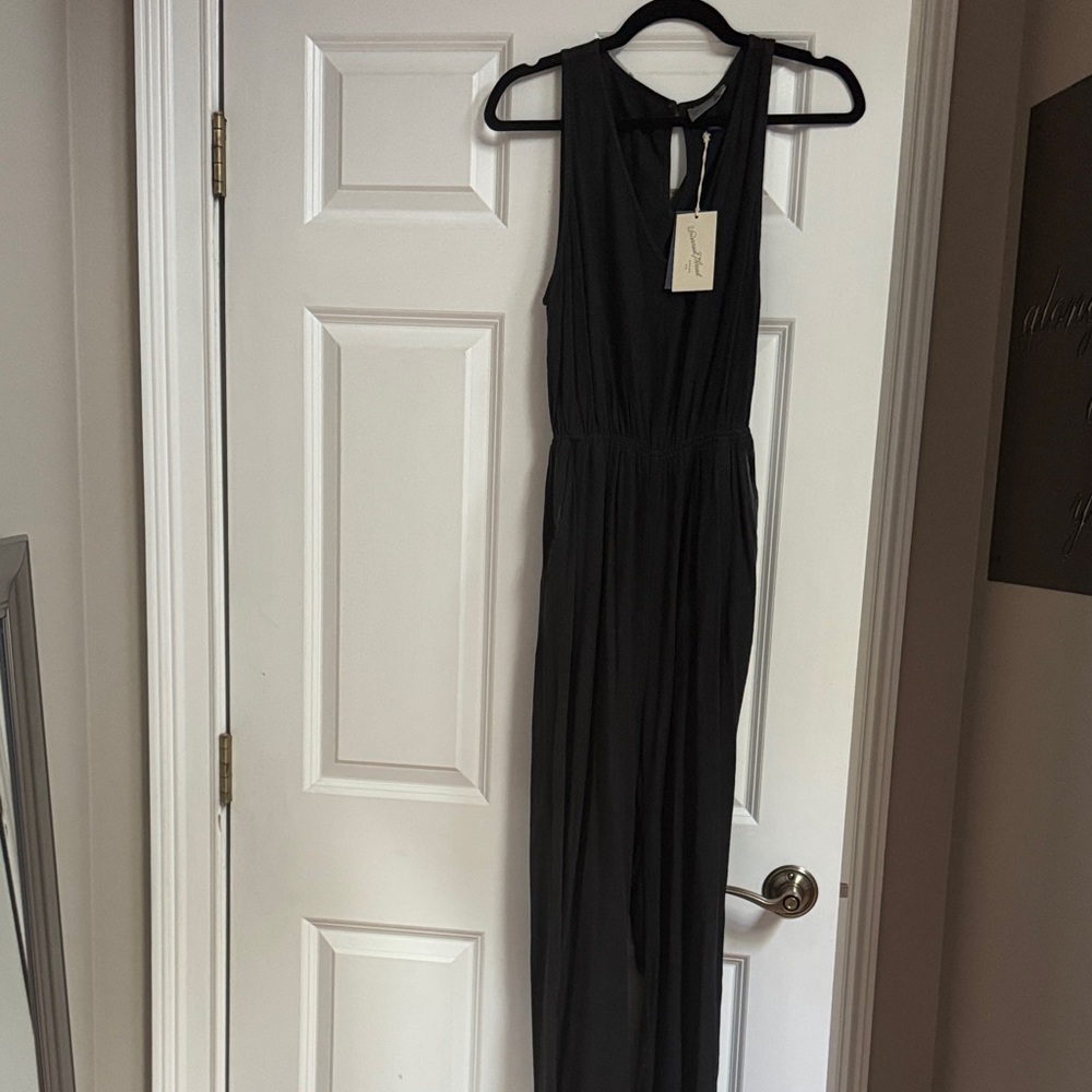 Black Sleeveless Jumpsuit